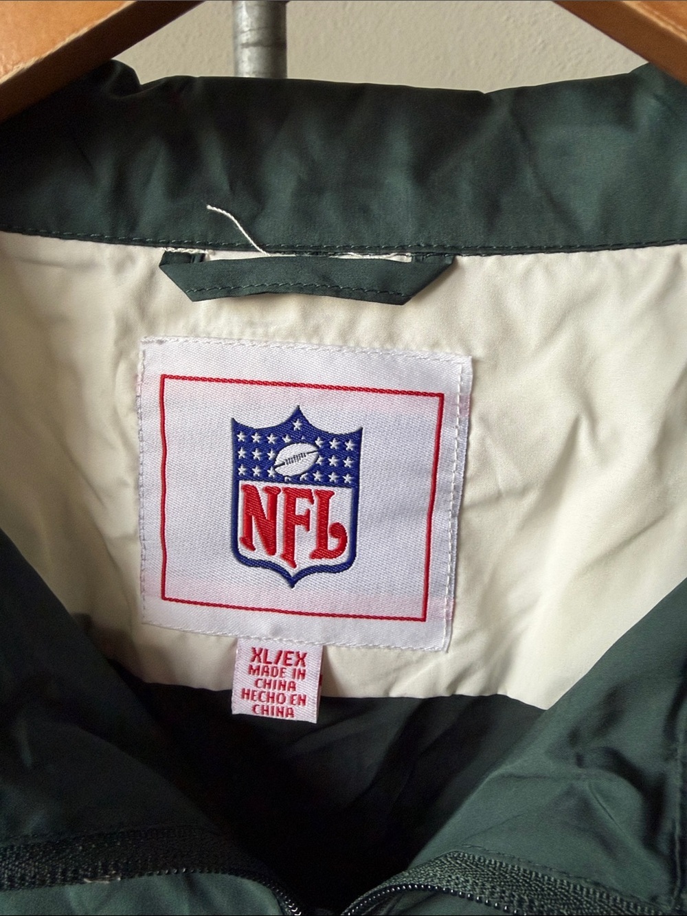 NWT NFL GreenBay Packers Windbreaker Jacket Size XL - Picture 2 of 4